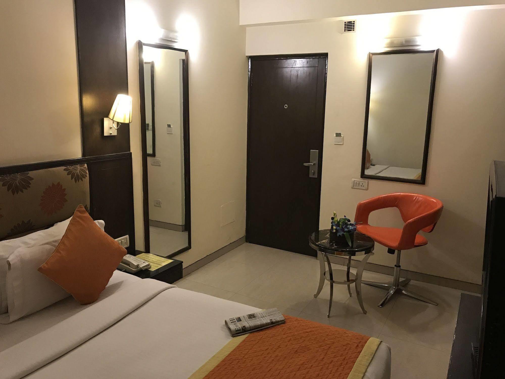 Hotel Southern Δελχί Εξωτερικό φωτογραφία